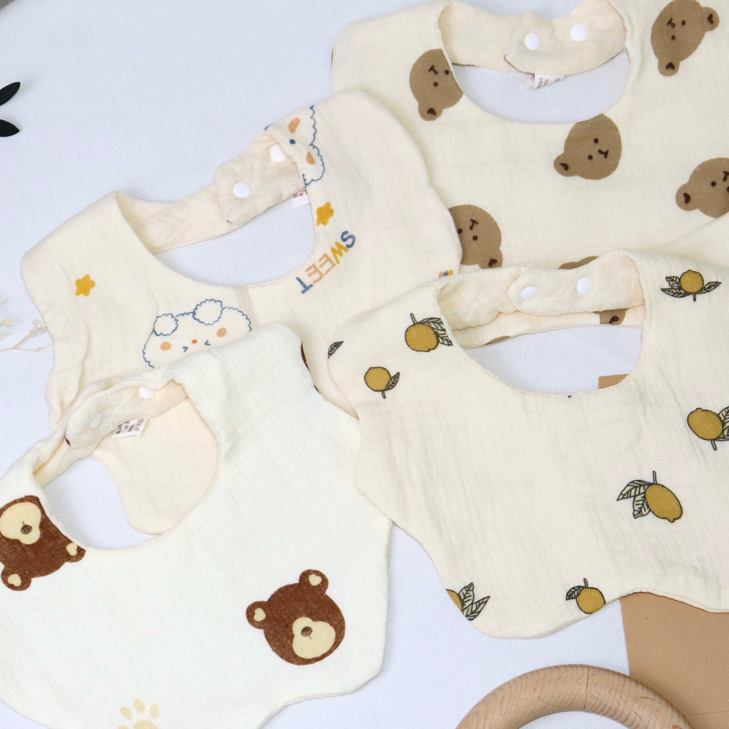 Cotton Bib 4Pcs ( Random Design )